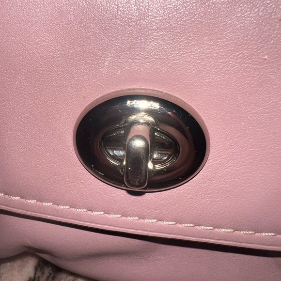 Coach Faye bag can be converted into a backpack. Elegant Women's Bag - Picture 3 of 16